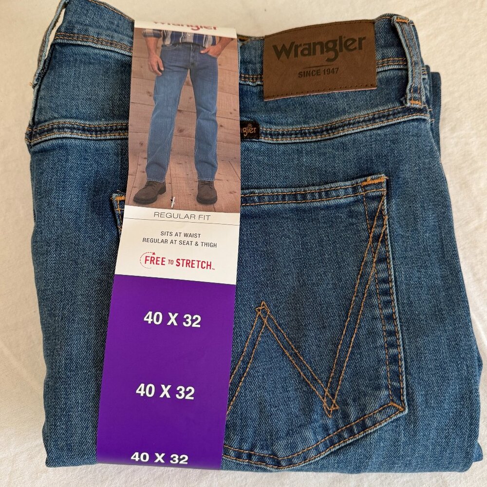 Wrangler Men's Jean Size 40X32 Dark Blue Free To Stretch Regular Fit Casual NEW